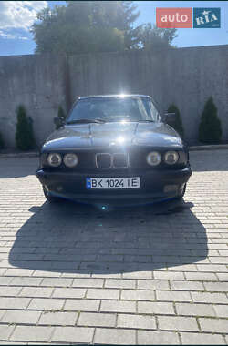 Седан BMW 5 Series 1993 в 
