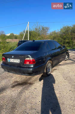 Седан BMW 5 Series 2000 в 