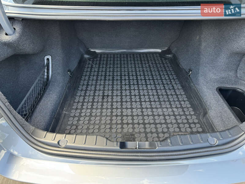 Седан BMW 5 Series 2015 в Житомире