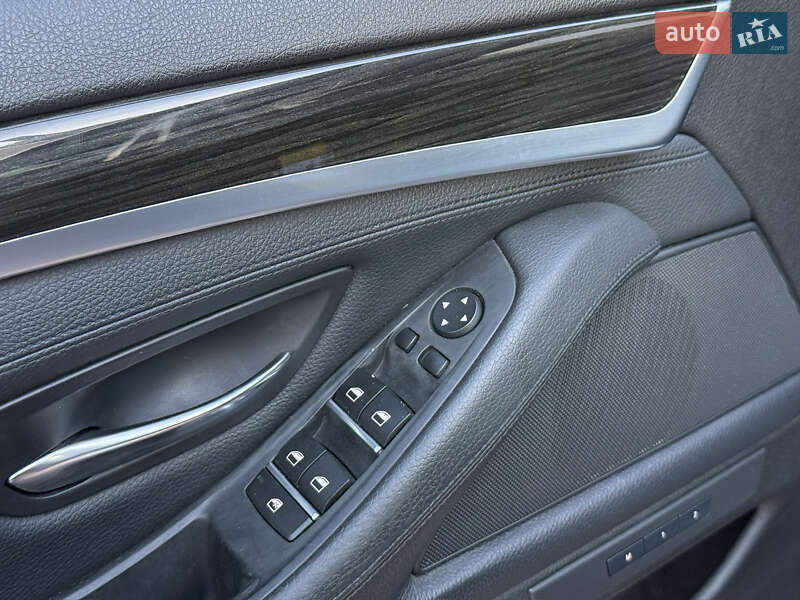 Седан BMW 5 Series 2014 в Вараші