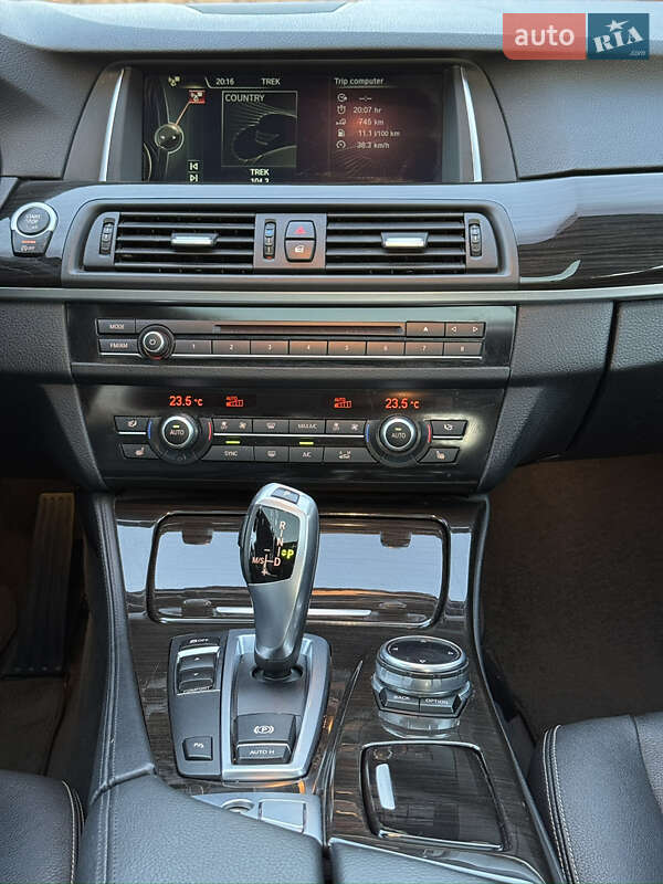 Седан BMW 5 Series 2014 в Вараші