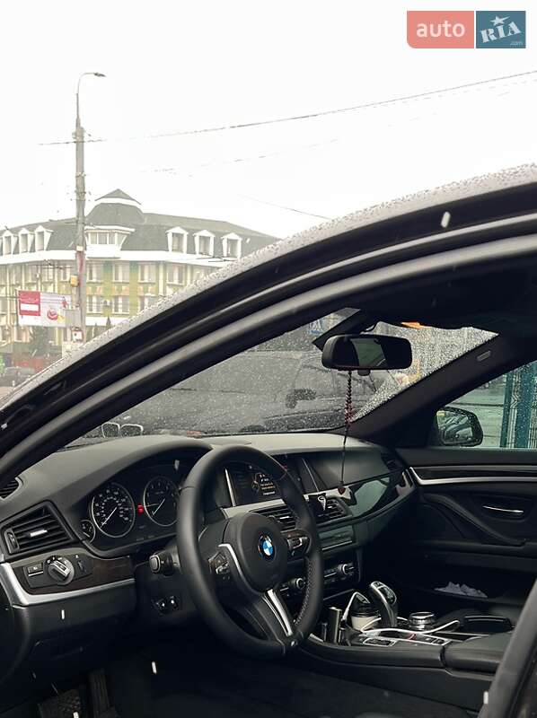 Седан BMW 5 Series 2016 в Рівному