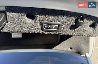 Седан BMW 5 Series 2012 в 