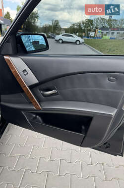 Седан BMW 5 Series 2005 в 