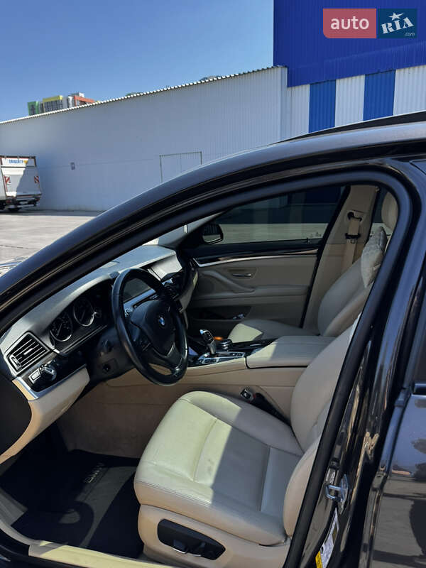 Седан BMW 5 Series 2015 в Одессе