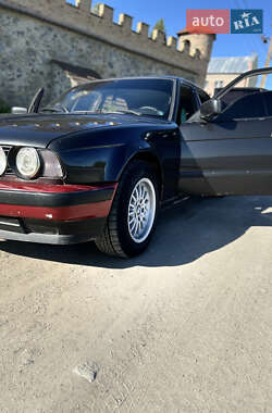 Седан BMW 5 Series 1994 в Полонном