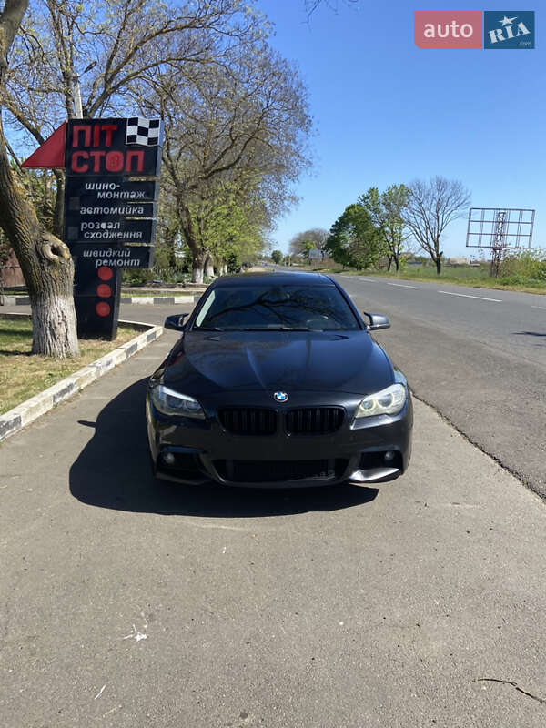 Седан BMW 5 Series 2012 в 