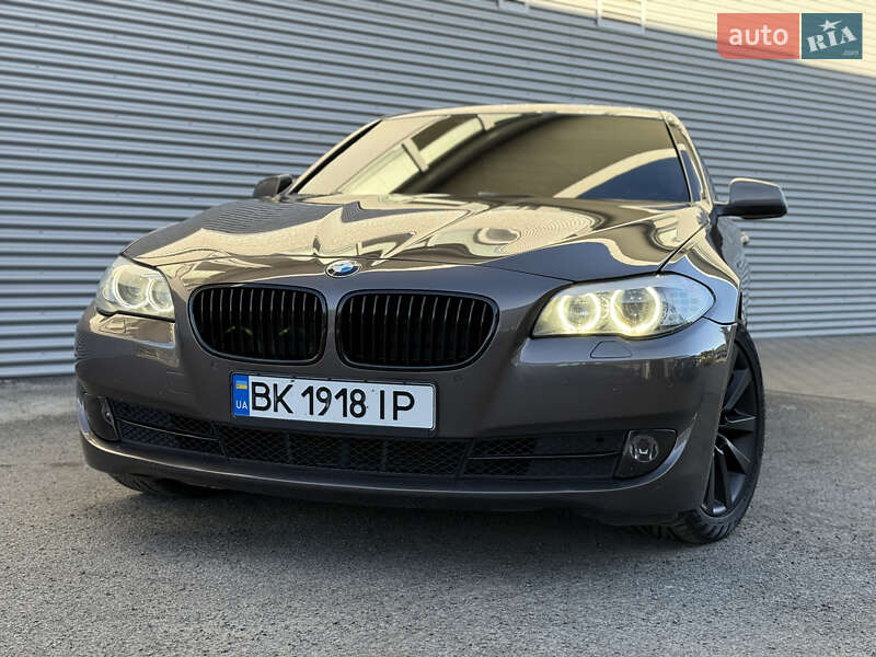 Седан BMW 5 Series 2012 в Рівному