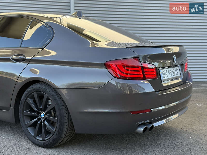 Седан BMW 5 Series 2012 в Рівному