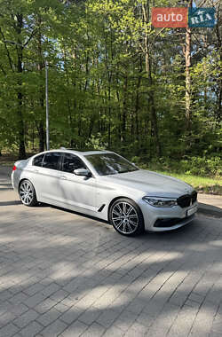 Седан BMW 5 Series 2019 в Львові
