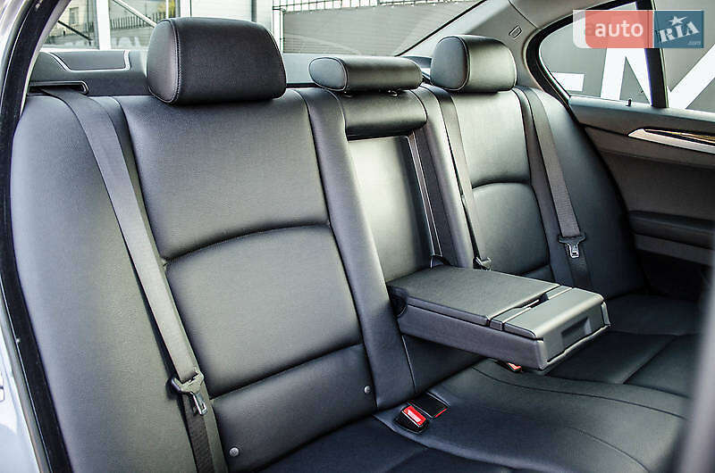 Седан BMW 5 Series 2015 в Житомире