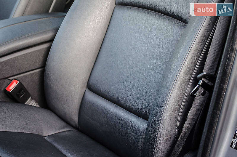 Седан BMW 5 Series 2015 в Житомире