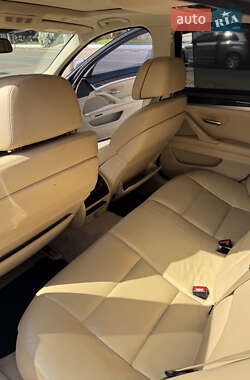 Седан BMW 5 Series 2011 в 