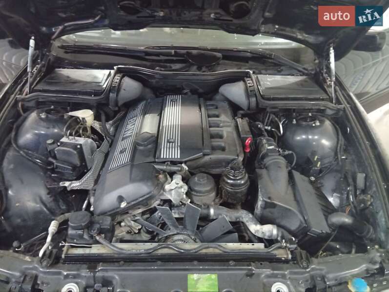 Седан BMW 5 Series 2000 в Бережанах