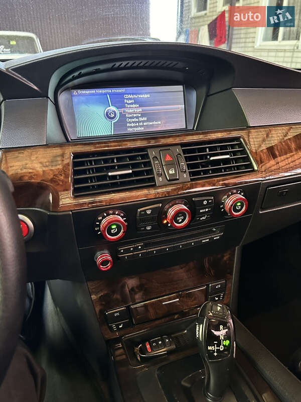 Седан BMW 5 Series 2009 в Новомосковську