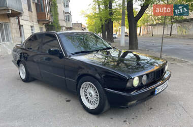 Седан BMW 5 Series 1992 в Одессе
