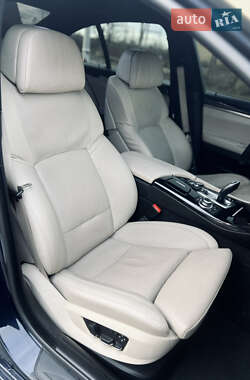 Седан BMW 5 Series 2010 в 