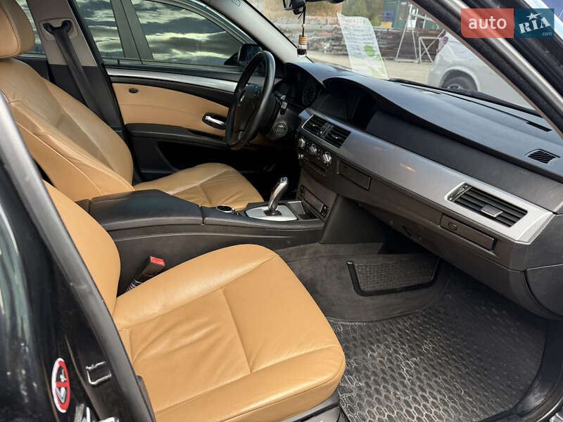 Седан BMW 5 Series 2009 в Ровно