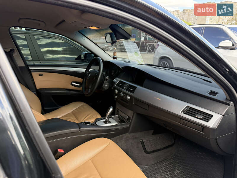 Седан BMW 5 Series 2009 в Ровно