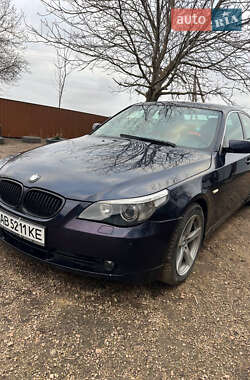 Седан BMW 5 Series 2004 в Липовце