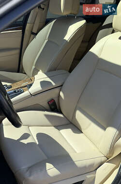 Седан BMW 5 Series 2011 в 