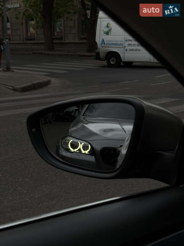 Седан BMW 5 Series 2011 в Одессе