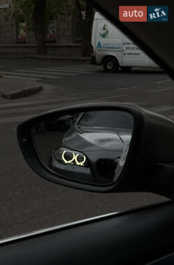 Седан BMW 5 Series 2011 в 