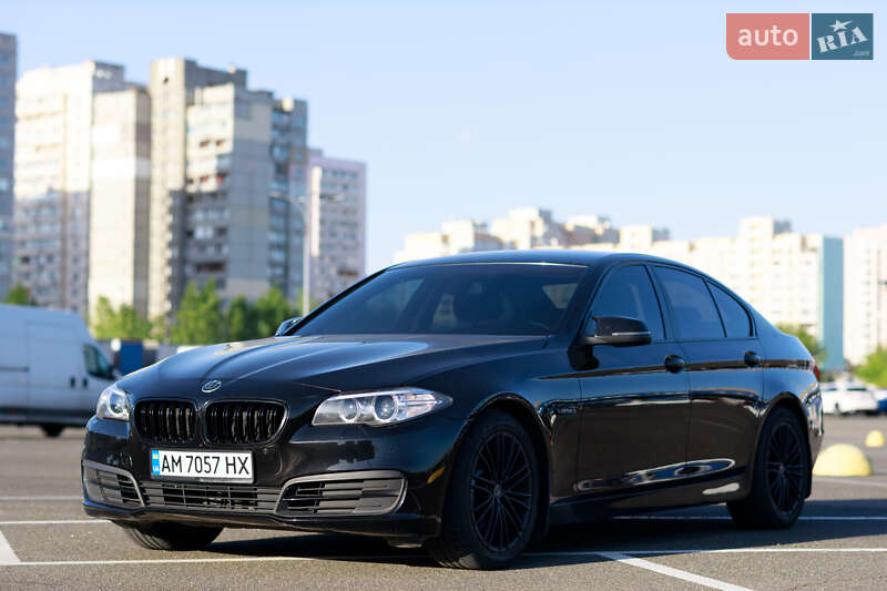 Седан BMW 5 Series 2015 в 