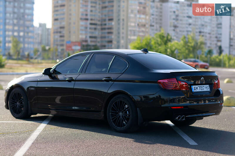 Седан BMW 5 Series 2015 в Звягеле