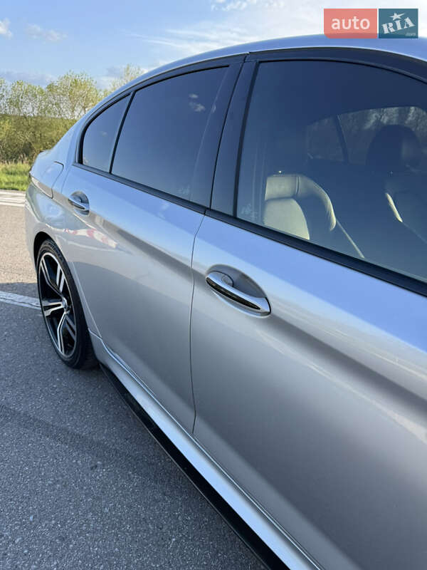 Седан BMW 5 Series 2017 в Львові