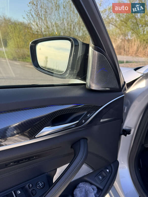 Седан BMW 5 Series 2017 в Львові