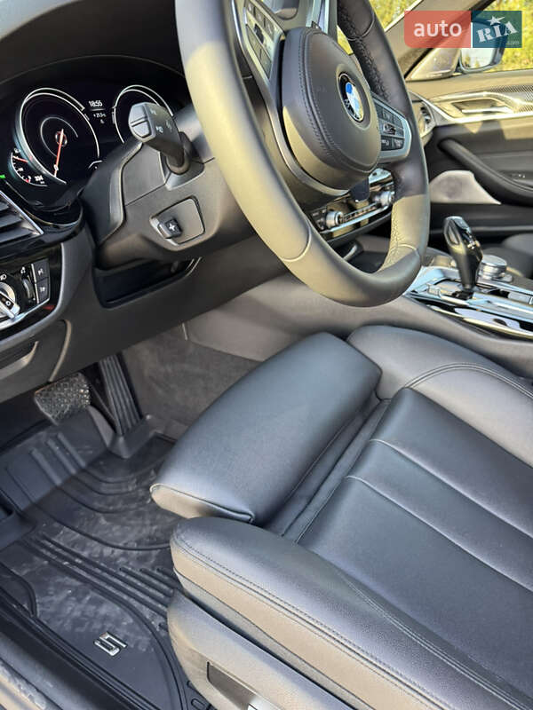 Седан BMW 5 Series 2017 в Львові