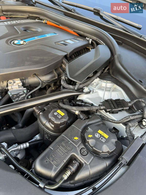 Седан BMW 5 Series 2017 в Львові