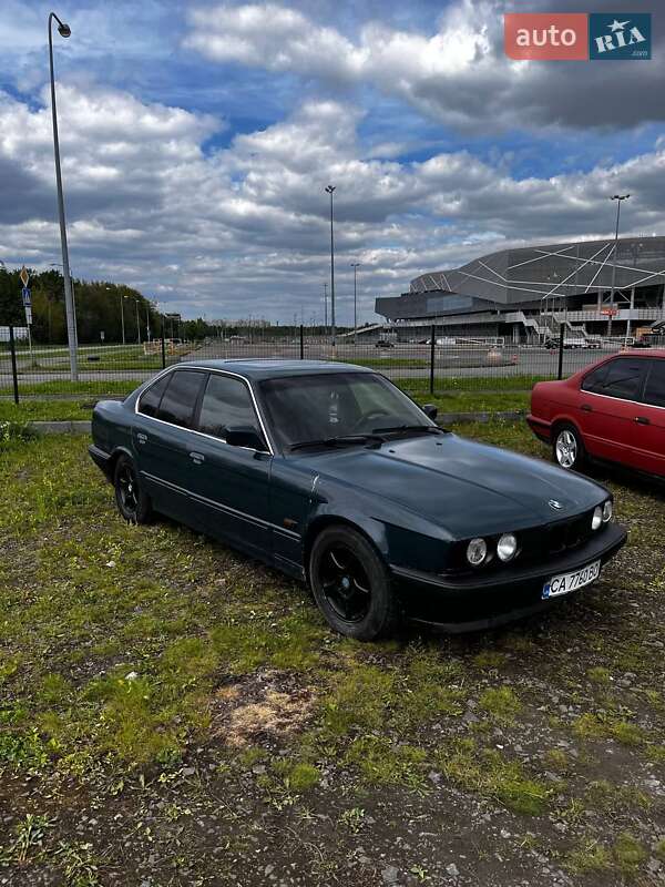 Седан BMW 5 Series 1989 в Львове
