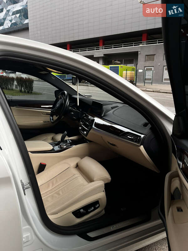 Седан BMW 5 Series 2018 в Киеве фото 10 Седан BMW 5 Series 2018 в Киеве