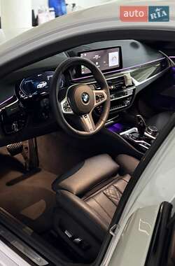 Седан BMW 5 Series 2020 в 