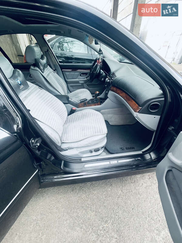 Седан BMW 5 Series 2003 в Києві
