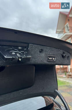 Седан BMW 5 Series 2011 в 