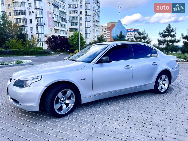 Седан BMW 5 Series 2004 в Чорноморську