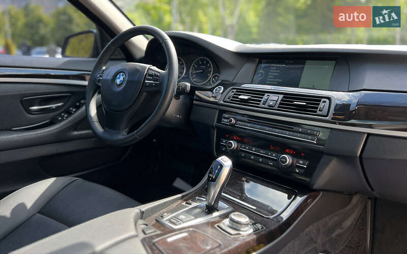 Седан BMW 5 Series 2011 в Львові