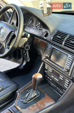 Седан BMW 5 Series 2001 в 