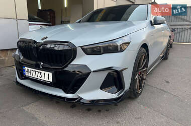 Седан BMW 5 Series 2024 в 