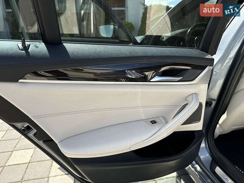 Седан BMW 5 Series 2017 в Стрые фото 33 Седан BMW 5 Series 2017 в Стрые