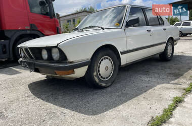 Седан BMW 5 Series 1984 в Обухове