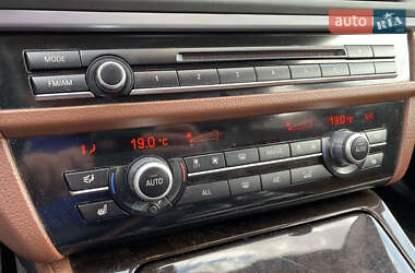 Седан BMW 5 Series 2012 в 