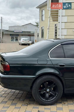 Седан BMW 5 Series 2000 в 