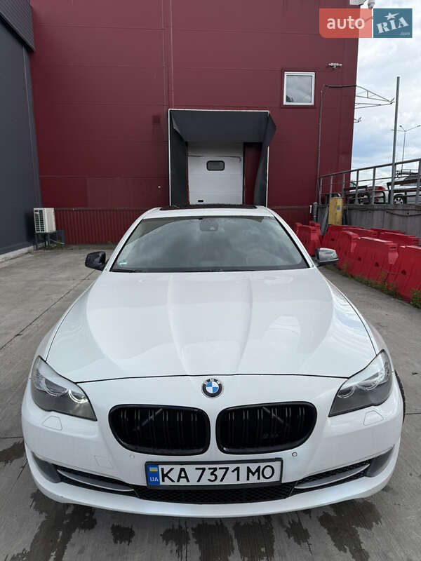BMW 5 Series 2011