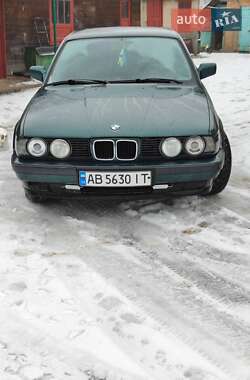 Седан BMW 5 Series 1992 в Волковинцы