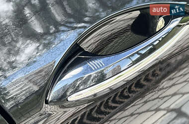 Седан BMW 5 Series 2012 в 