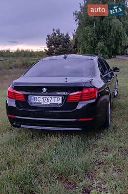 Седан BMW 5 Series 2012 в 